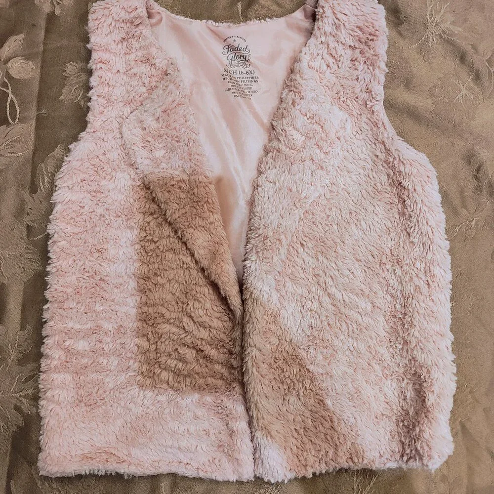 Faded Glory Bundle! Set of Two Fluffy Girls Vests! Size S/CH/6-6X, Used